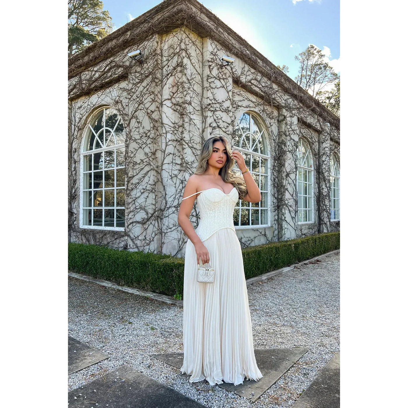 Cream Daniella Lace Corset Pleated Maxi – The Curvy Rental Boutique